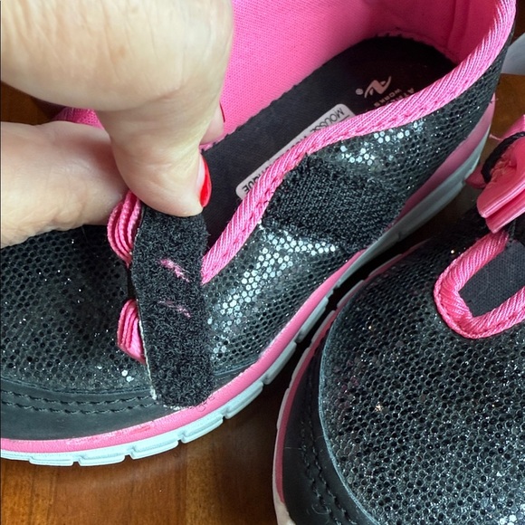Athletic Works Toddler Shoes Sparkling Black Pink Girls Sneakers Barbiecore Sz 8 - Picture 9 of 9